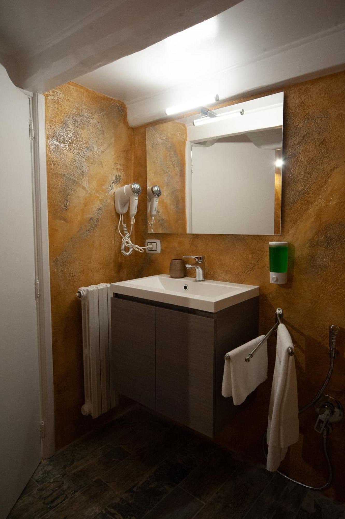 Navona Jacuzzi Rome