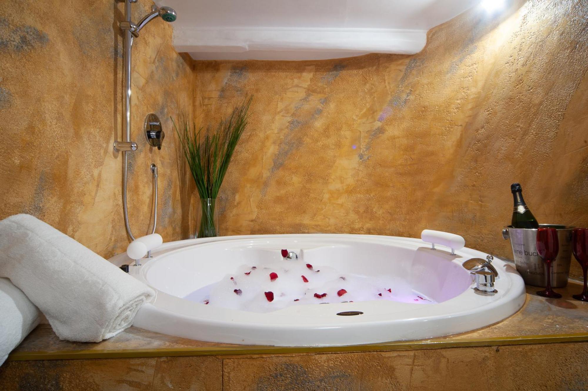 Navona Jacuzzi Apartment