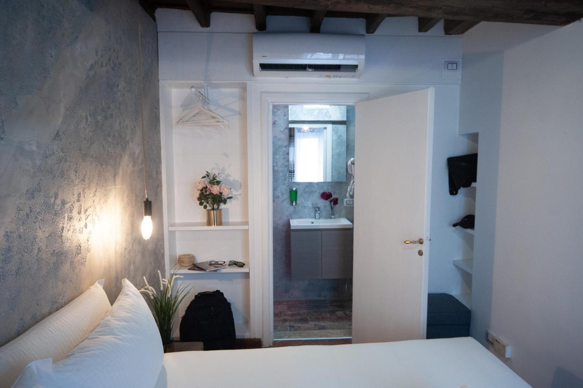 Navona Jacuzzi Rome